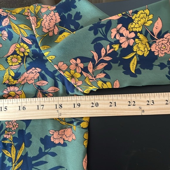 Nanette Lepore Pintuck Floral Button Up Size S - Picture 6 of 7